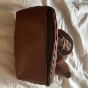 Monos Metro Sling- Vegan Leather